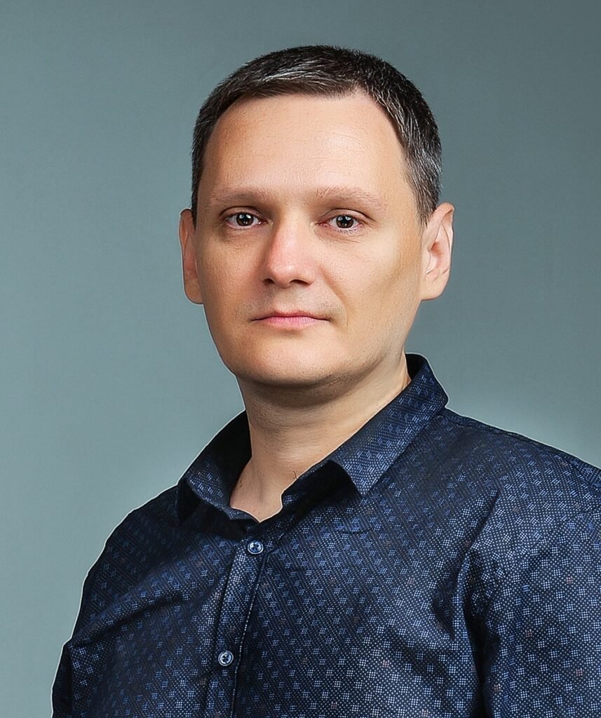 Valentyn Hai, English tutor